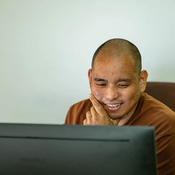 Mark Valdez of Setsail at work